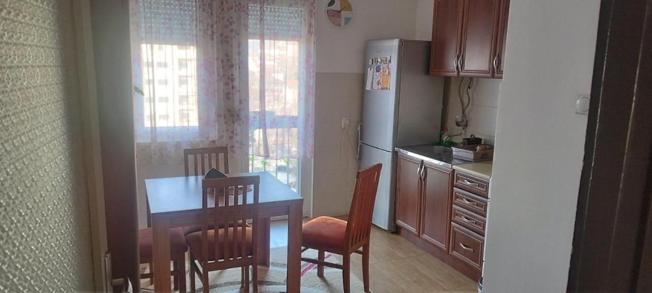 Apartman Lena อารันเยโลวัคส์ ภายนอก รูปภาพ
